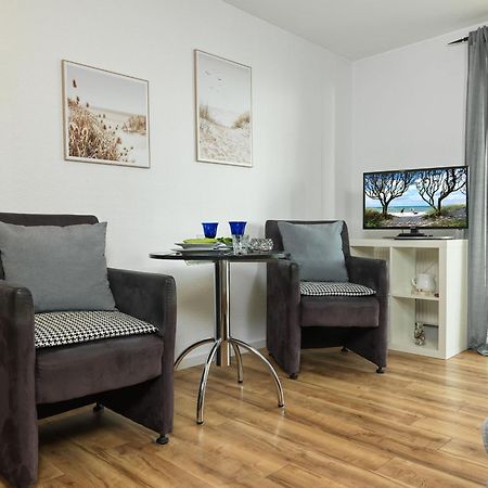 Appartement Mann Un Fru - Residenz Am Yachthafen à Kirchdorf  Extérieur photo