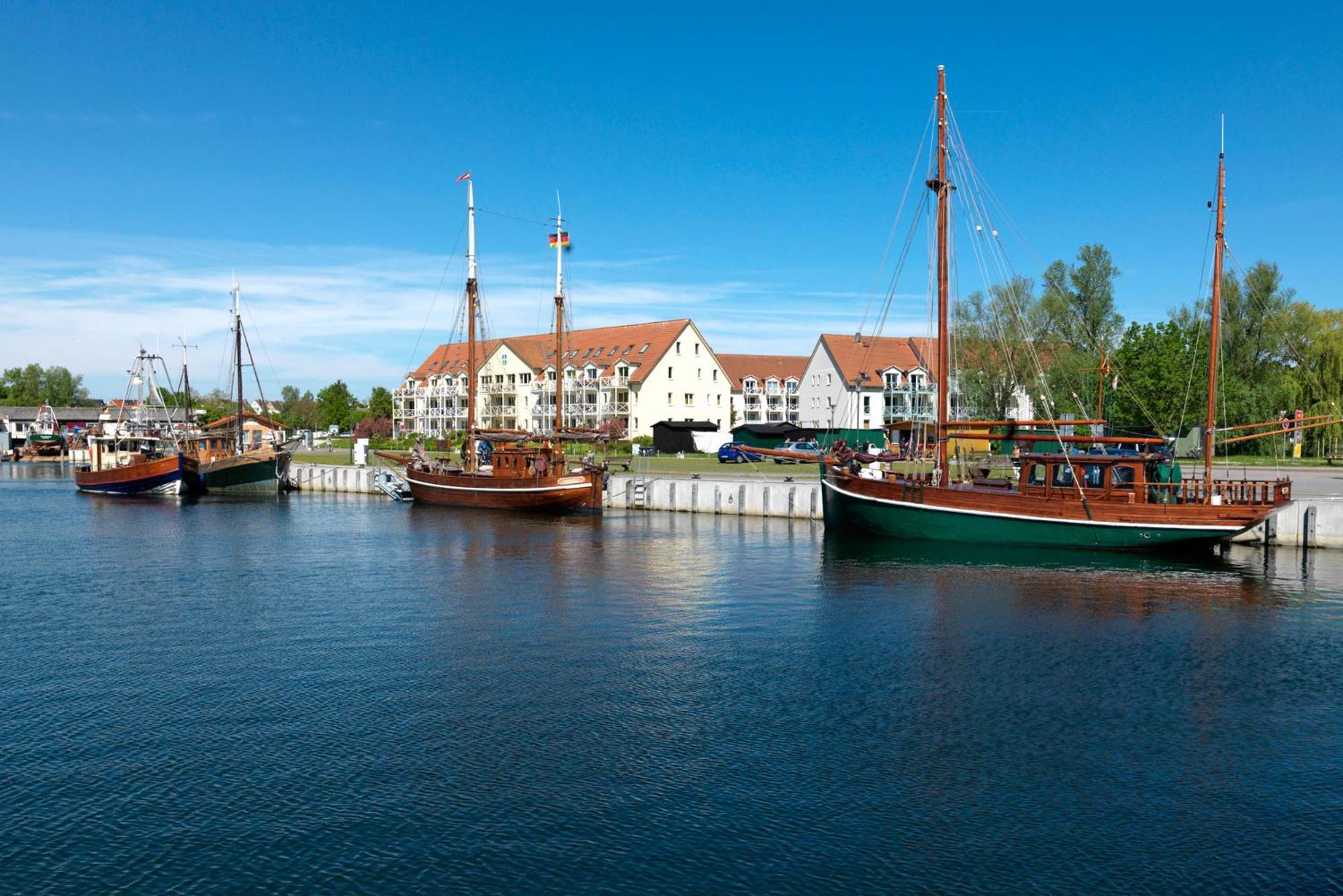 Appartement Mann Un Fru - Residenz Am Yachthafen à Kirchdorf  Extérieur photo